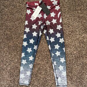 🦄Peloton red white blue Stars leggings, NWT, size medium